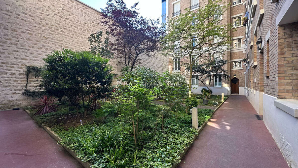 Appartement à PARIS-6E