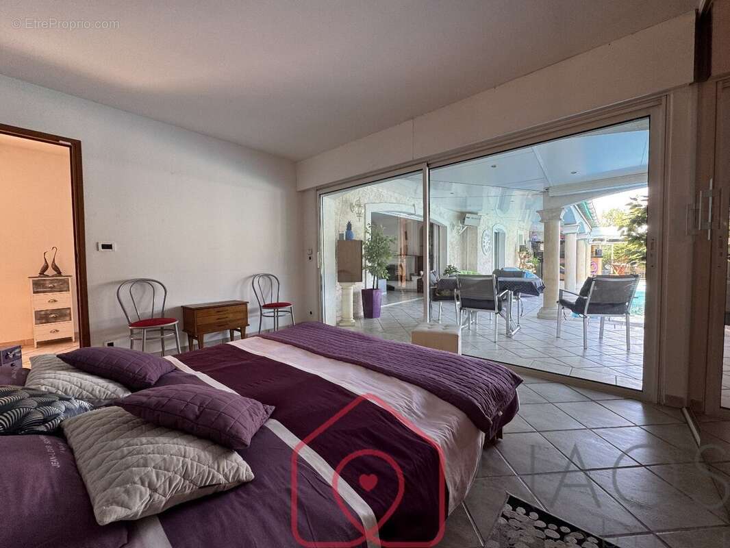 Maison à PUGET-SUR-ARGENS