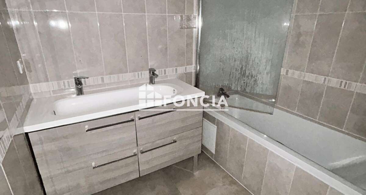 Appartement à VILLENEUVE-LA-GARENNE