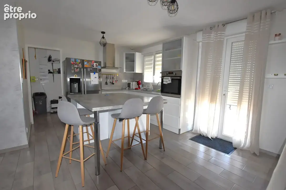 Plain pied avec piscine et terrain de 7500 m2 - photo 6