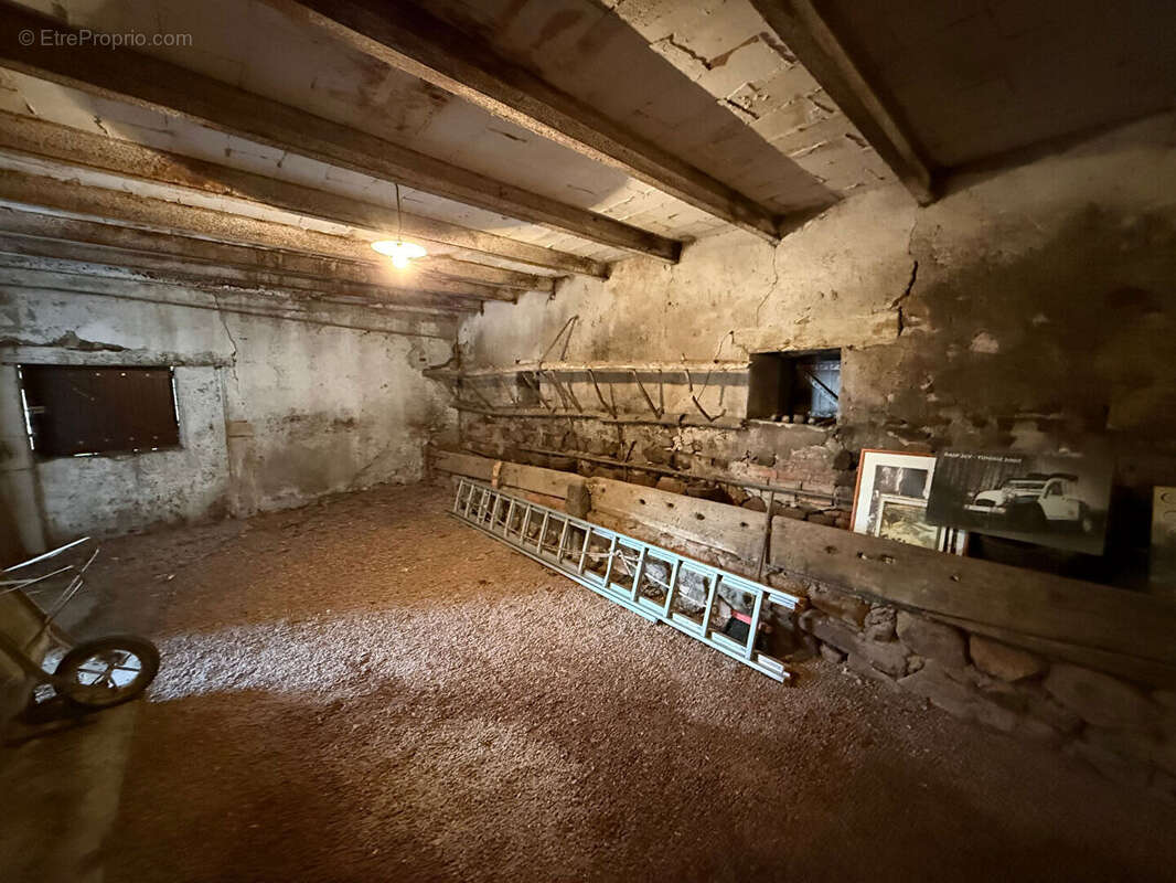 Maison à COMMELLE-VERNAY