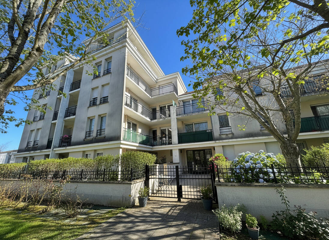 Appartement à BUSSY-SAINT-GEORGES