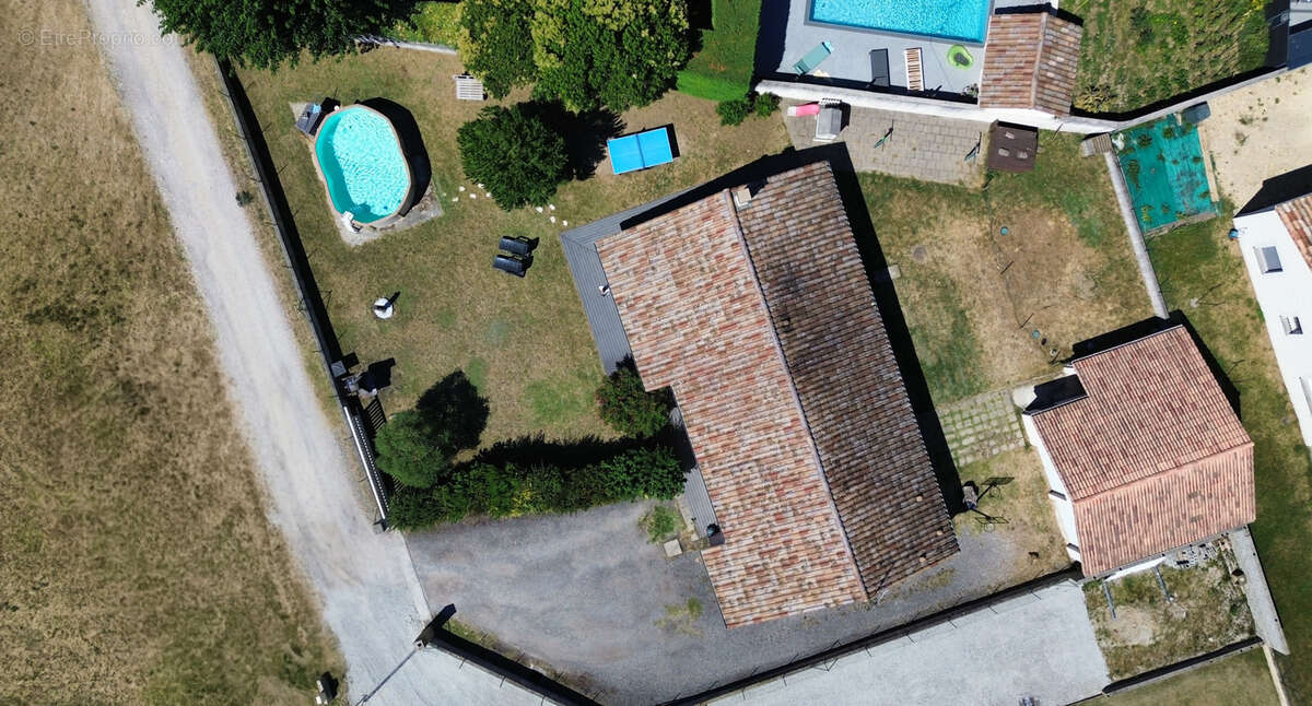 Maison à CHARPEY