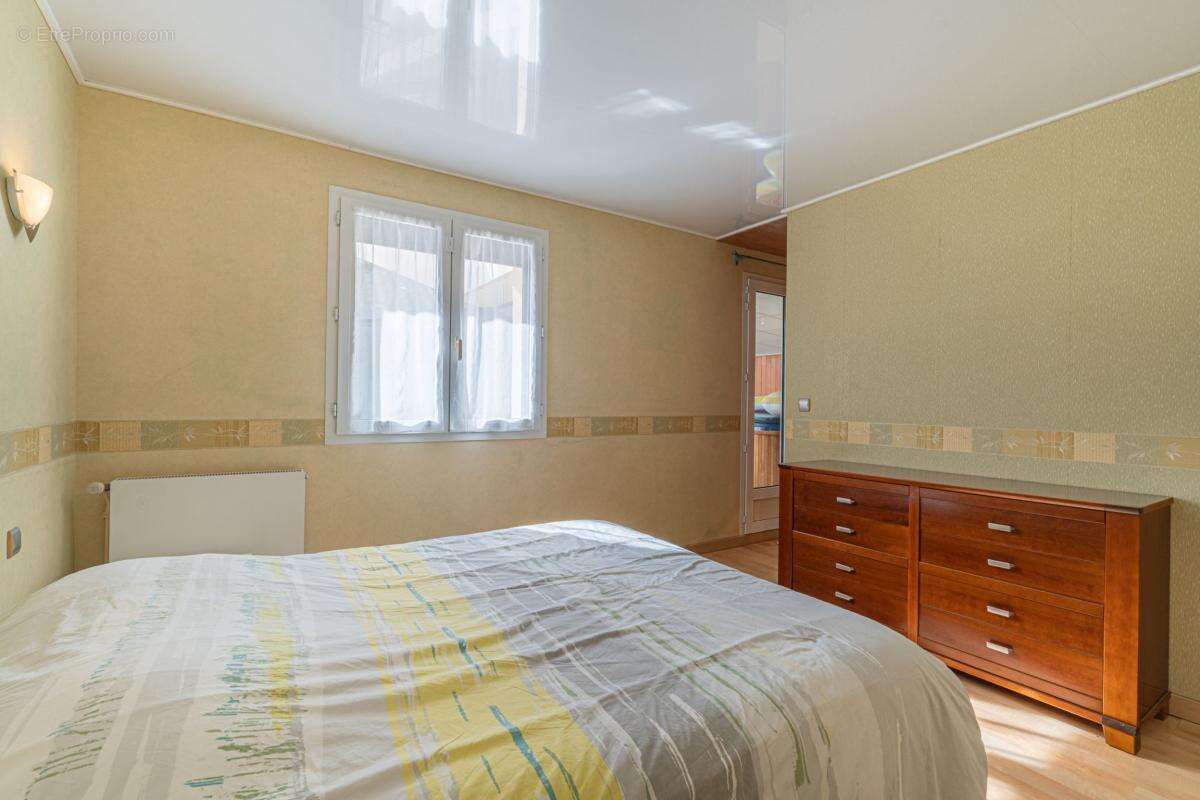 Maison à SAINT-JUNIEN