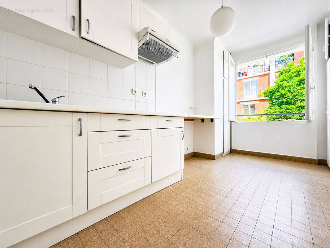 Appartement à PARIS-17E