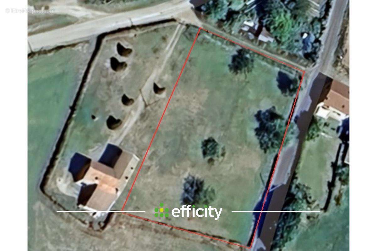 Terrain à VERNET-LA-VARENNE