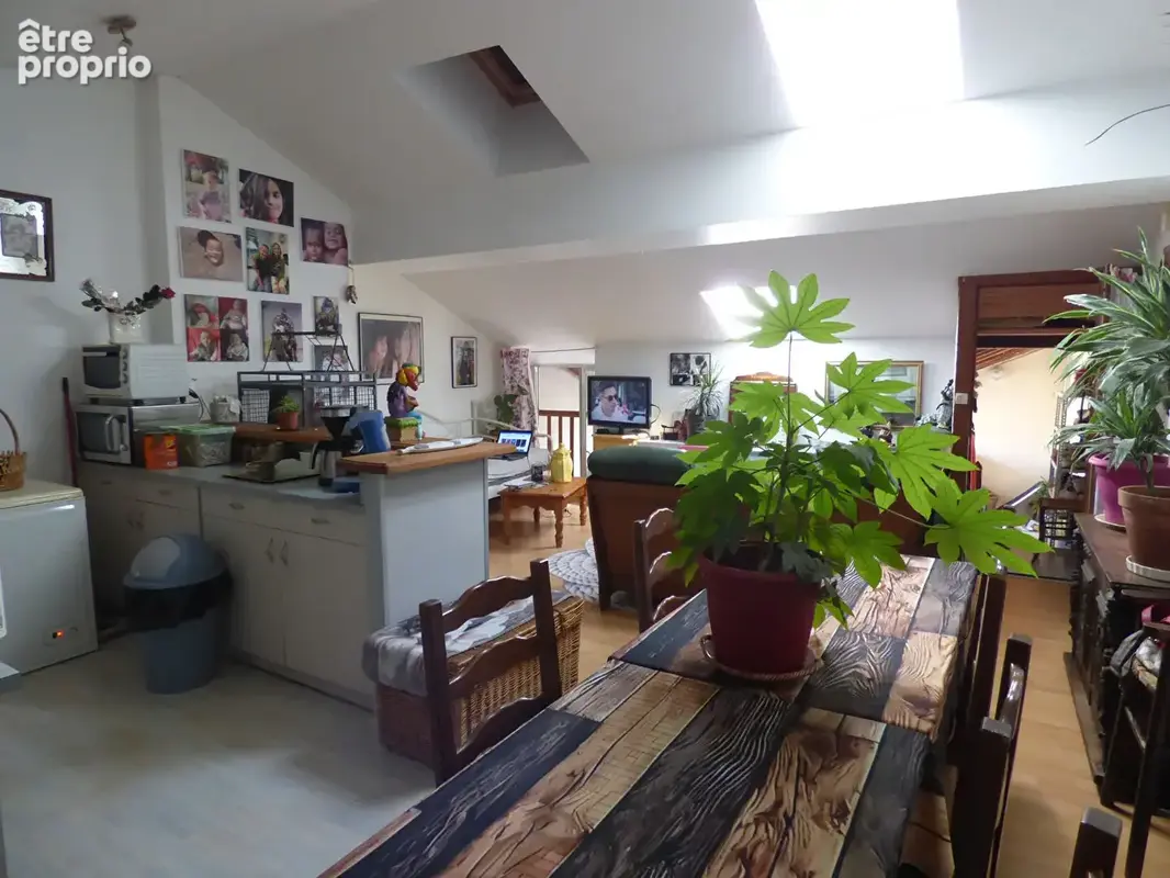 PONT-DE-VAUX -IMMEUBLE? 3 appartements + local commercial ? 2 389  de loyers/mois - photo 11