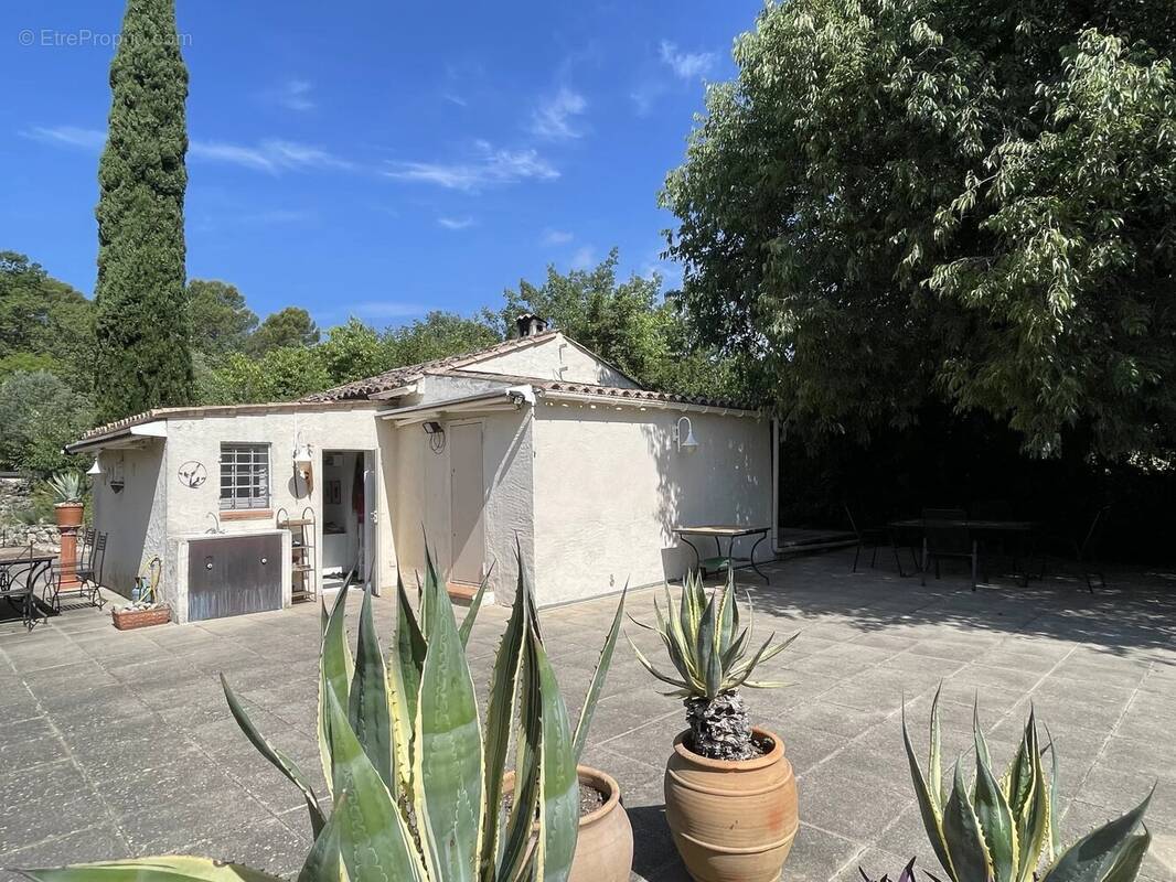 Maison à FIGANIERES