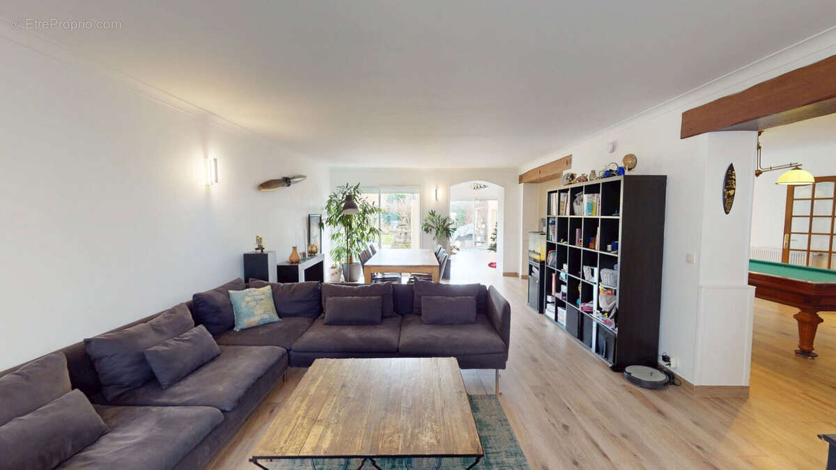 Maison à BAILLY-ROMAINVILLIERS