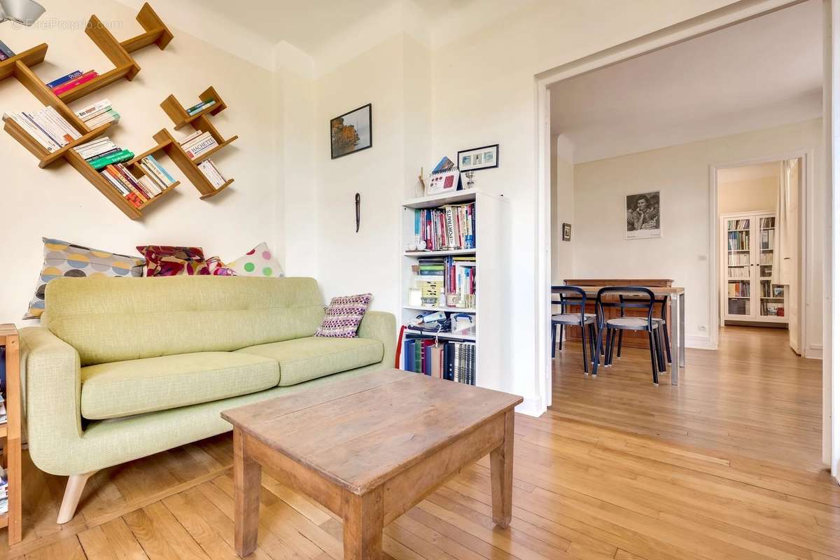 Appartement à PARIS-17E