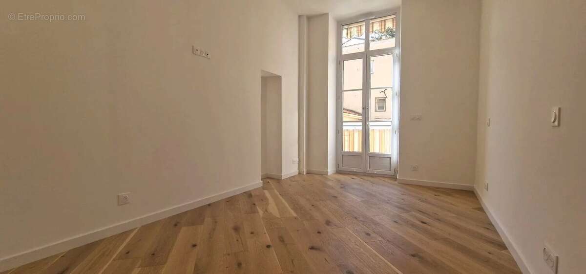 Appartement à MENTON