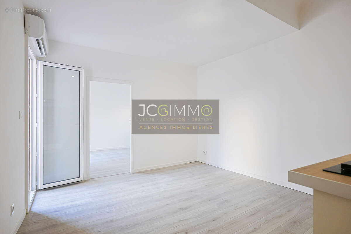 T2 31,35 m2 + Balcon - Solliès-Pont centre - rénové à neuf - photo 9