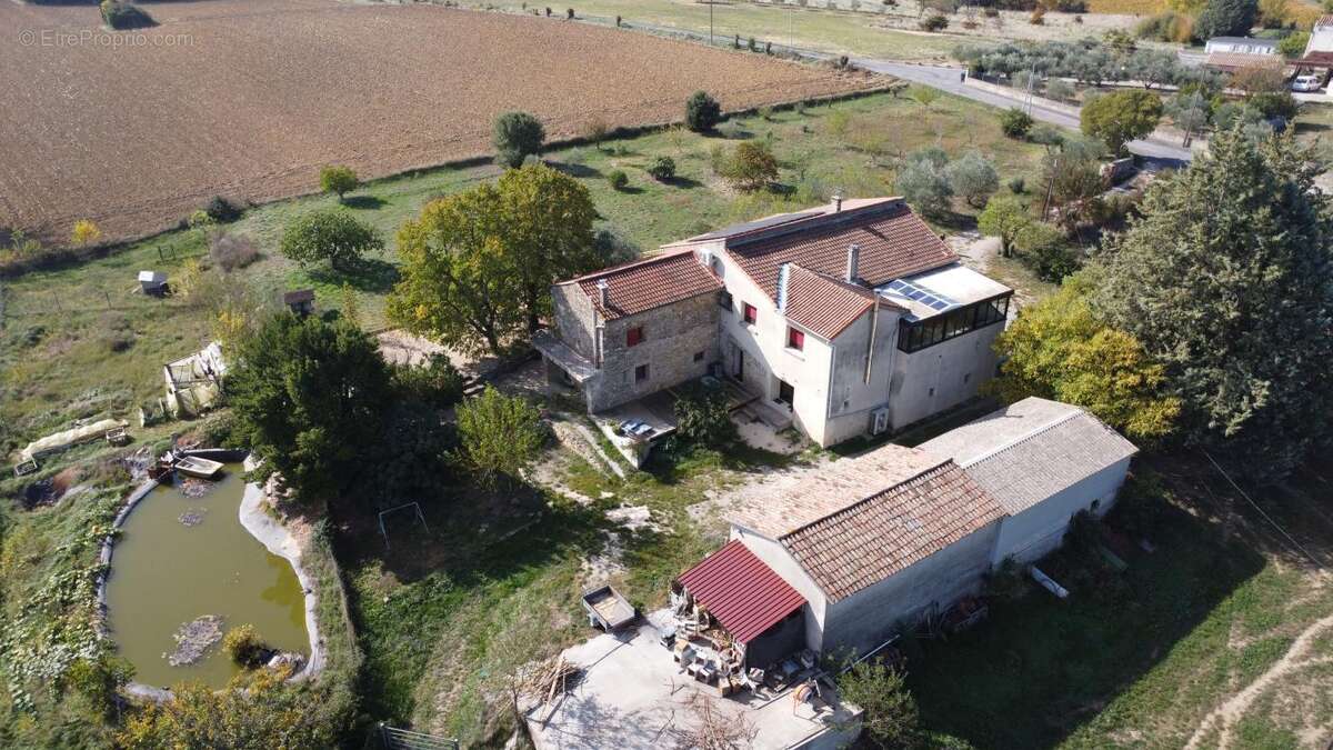 Maison à SAINT-HILAIRE-DE-BRETHMAS