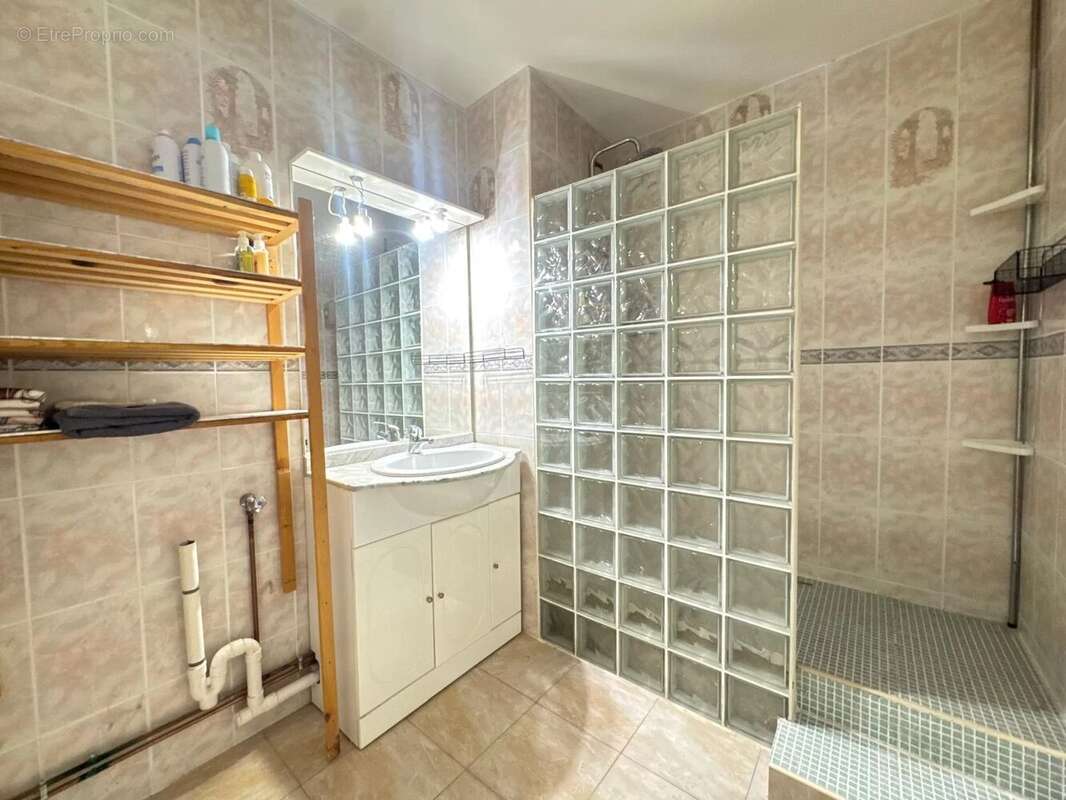 Appartement T3, 62m², 3ème étage. - photo 4