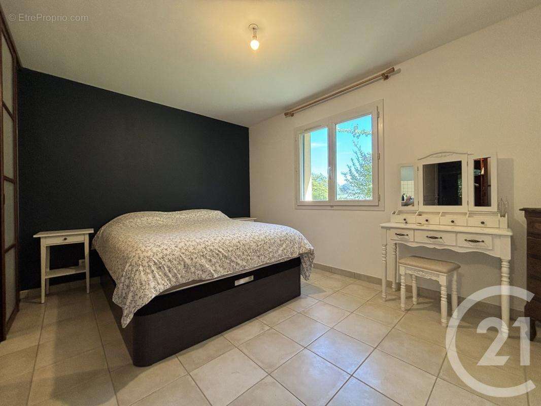 Maison à CHAILLAC-SUR-VIENNE