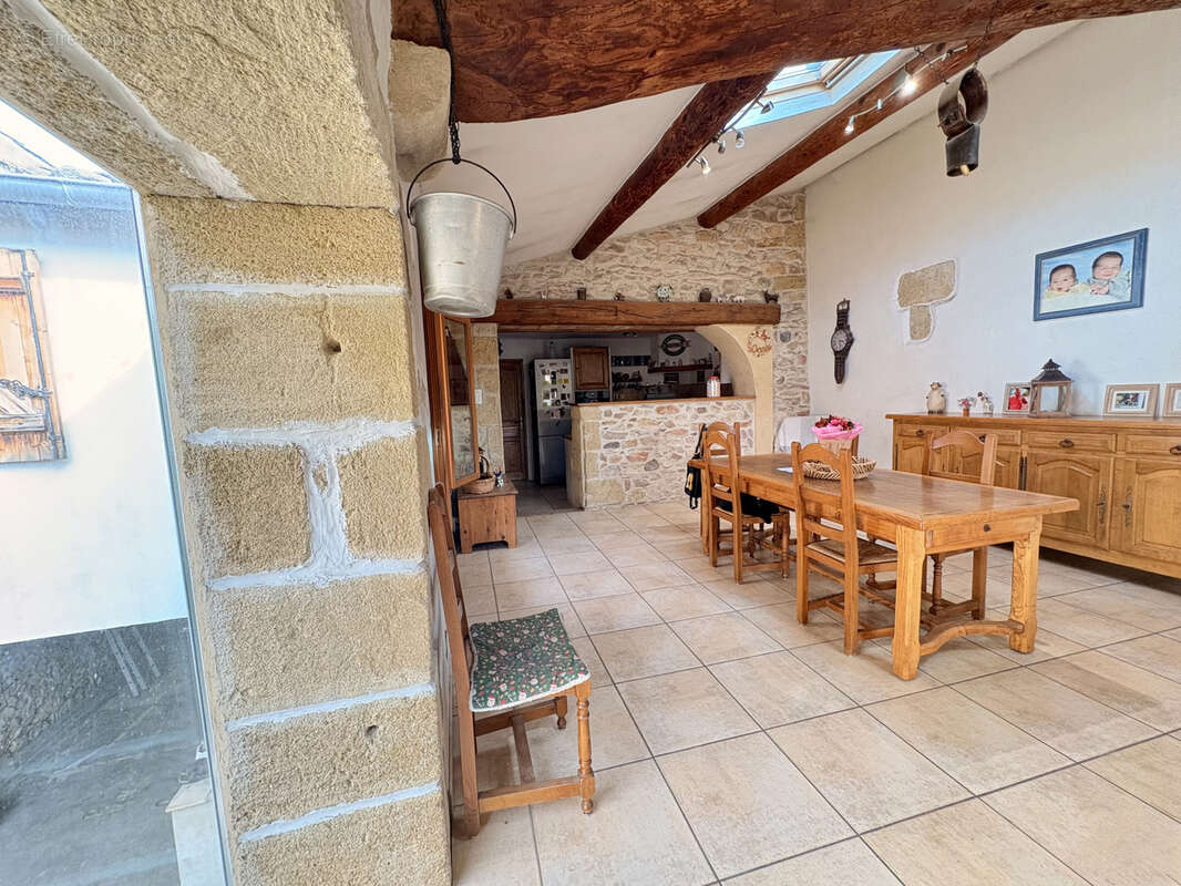 Maison à VERGEZE