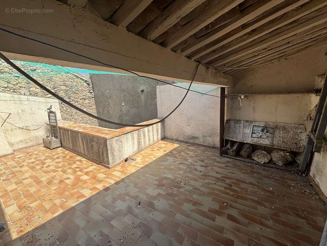 Sallèles d'aude - maison de village  avec garage - photo 2
