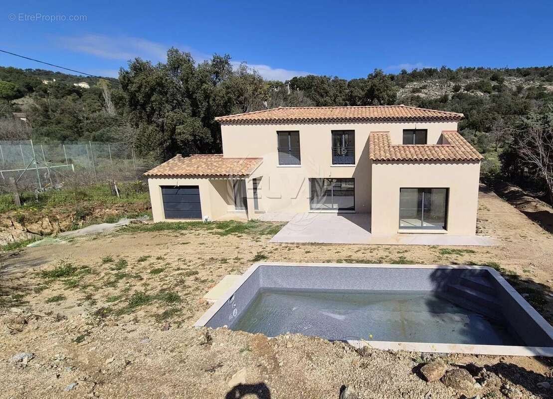 Maison à PLAN-DE-LA-TOUR