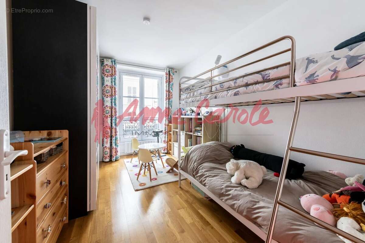 Appartement à PARIS-11E