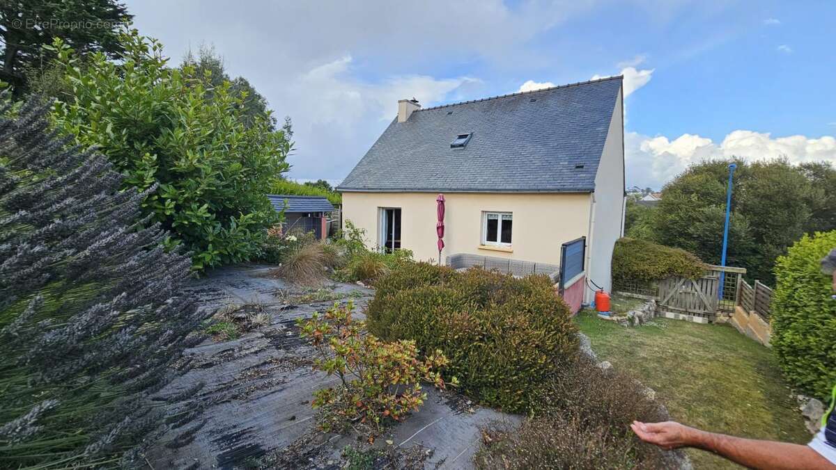Maison à CAMARET-SUR-MER