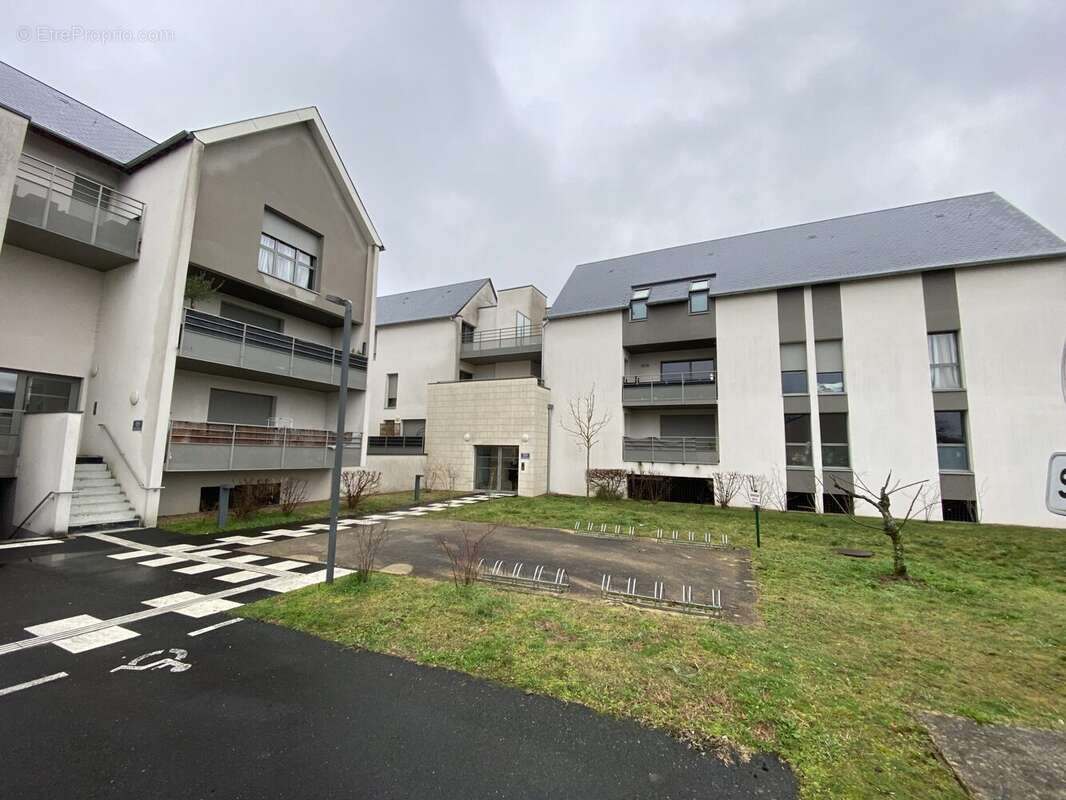 Appartement à LA VILLE-AUX-DAMES