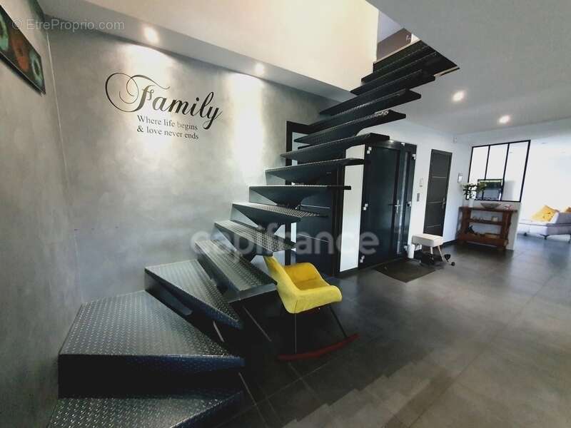 Maison à BOUZINCOURT