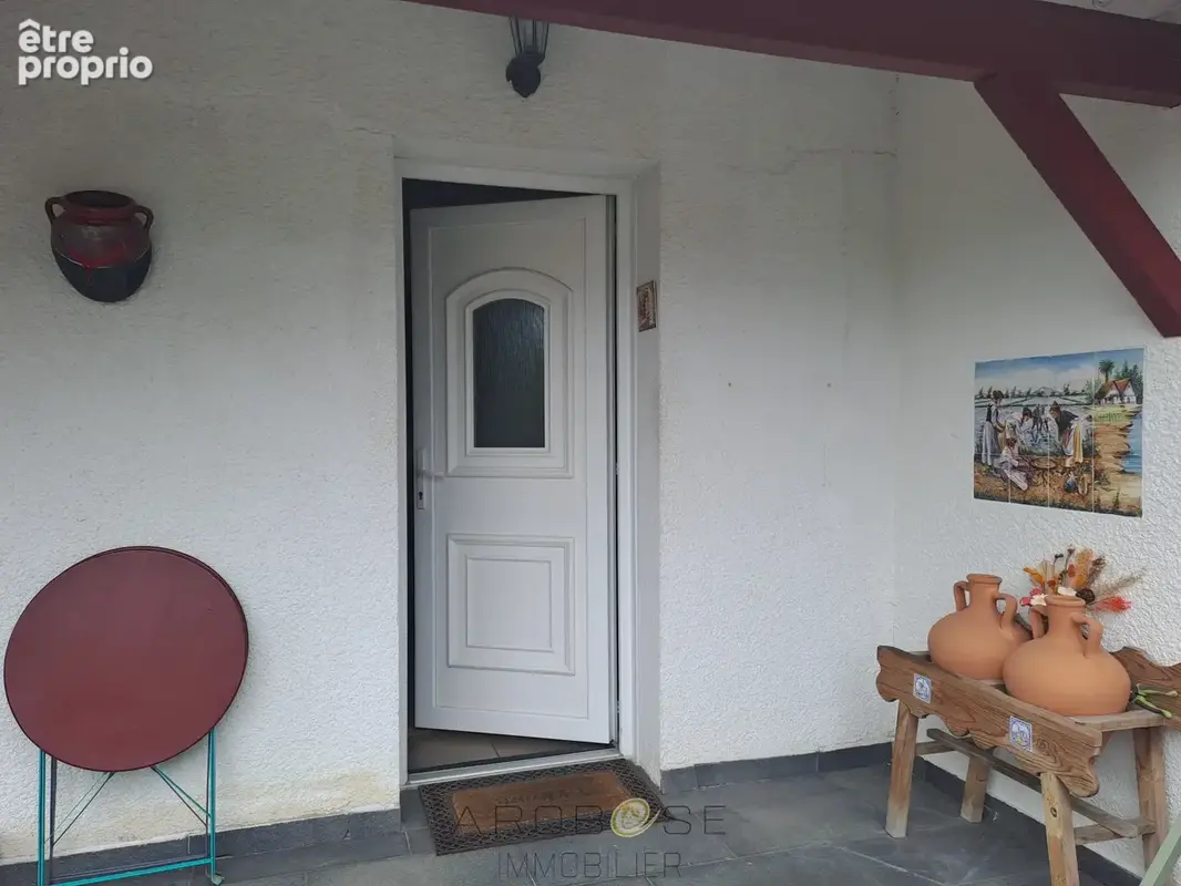 Maison de charme avec jardin, à pied des commerces, avec un  espace pro. - photo 14