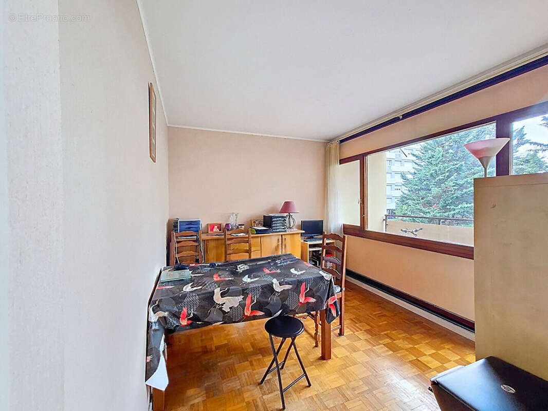 Appartement à THIAIS