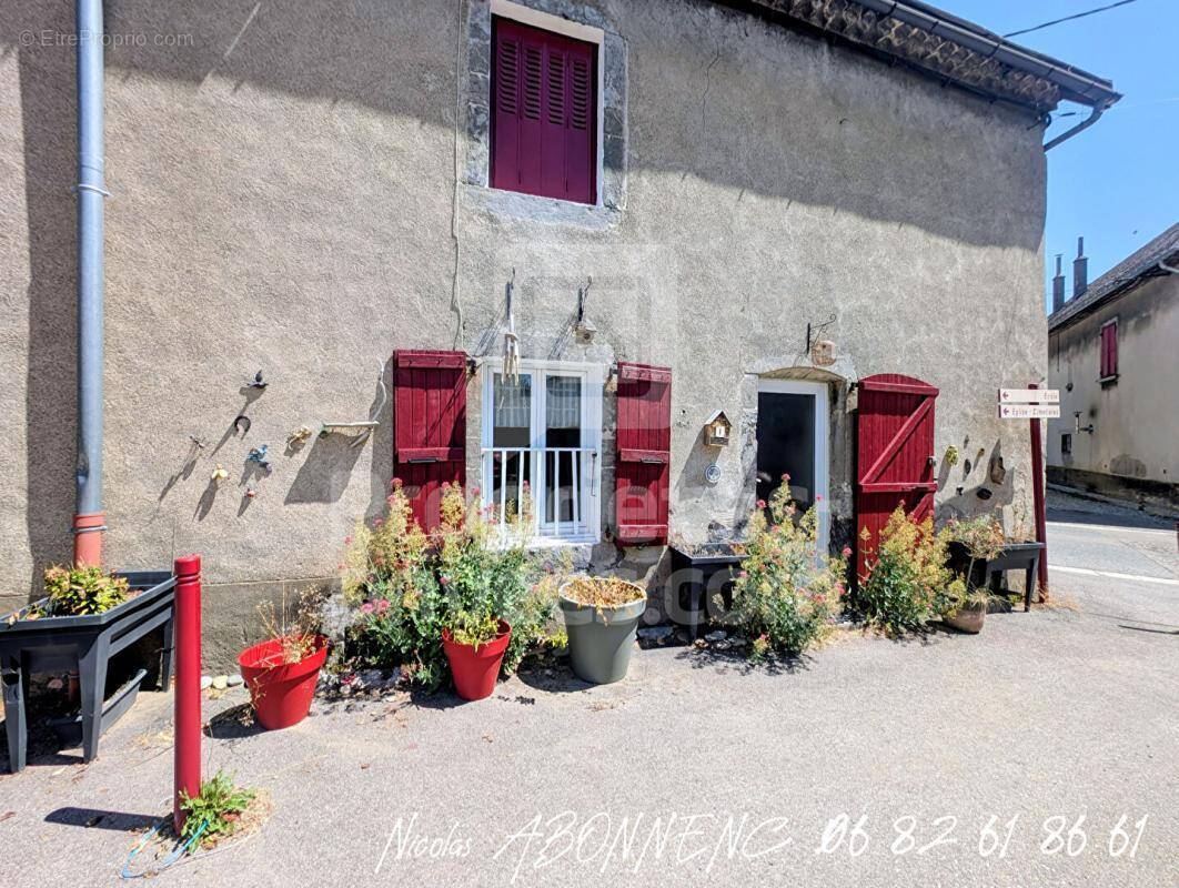 Maison à PIERRE-CHATEL