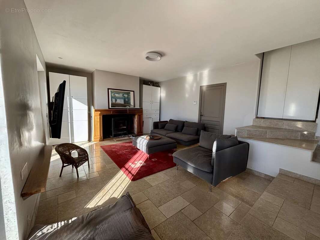 Maison à CHATEAUNEUF-GRASSE