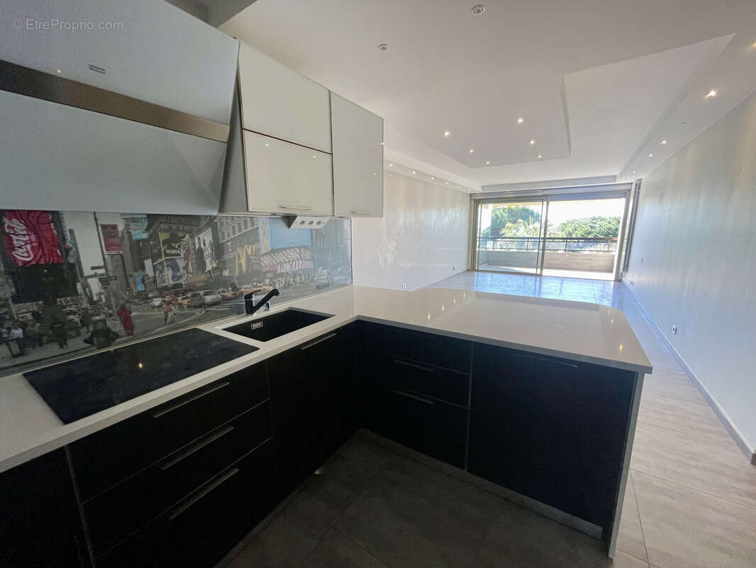 Juan les pins, le center bay, beau 3 pieces vue mer - photo 5