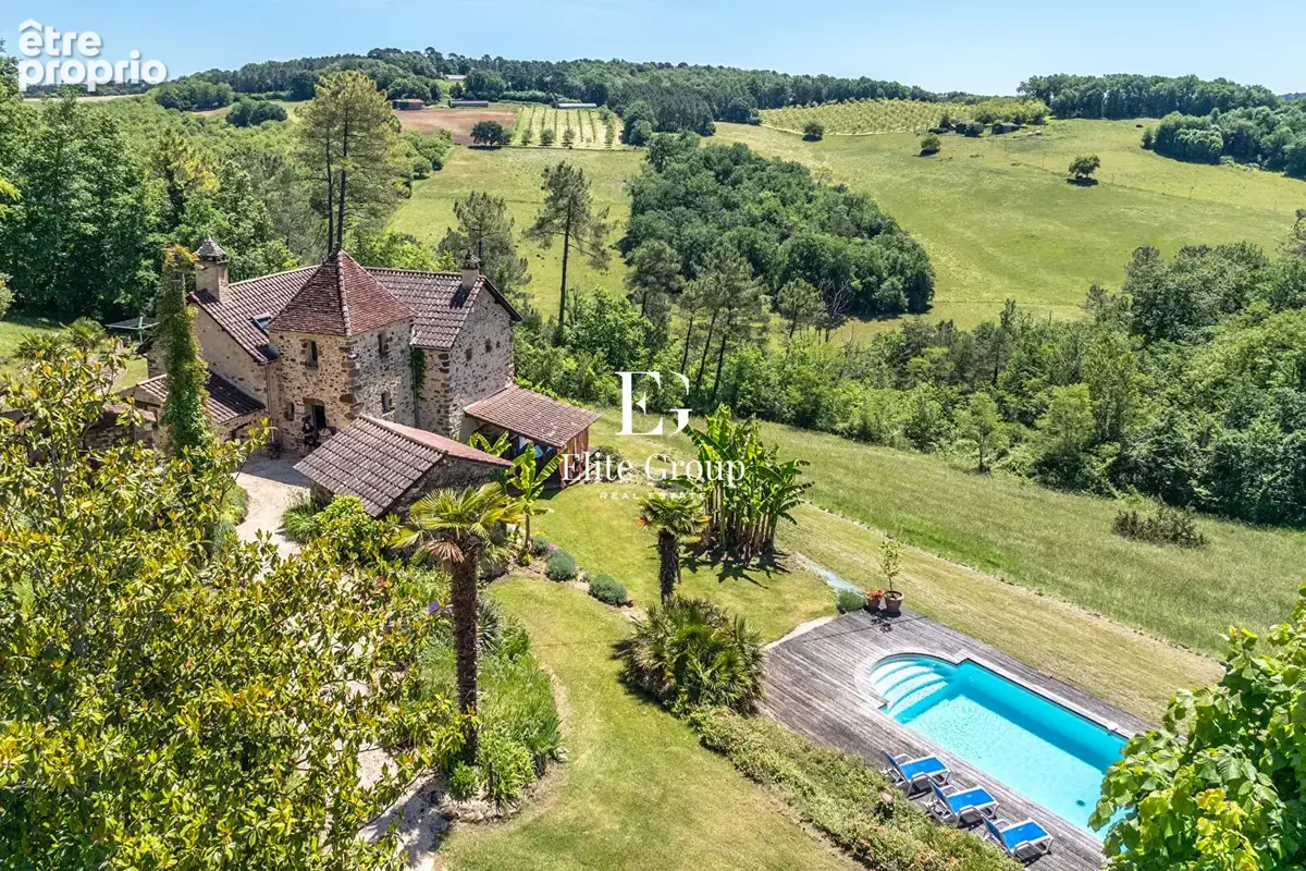 À VENDRE Ensemble Maison et gîtes Doissat 17 pièces 338.52m2 avec piscines - photo 1