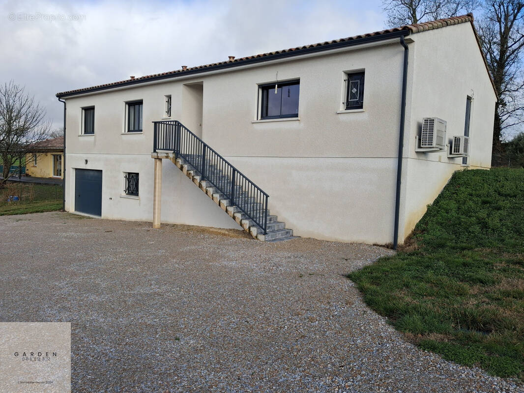 Maison à LESCOUT