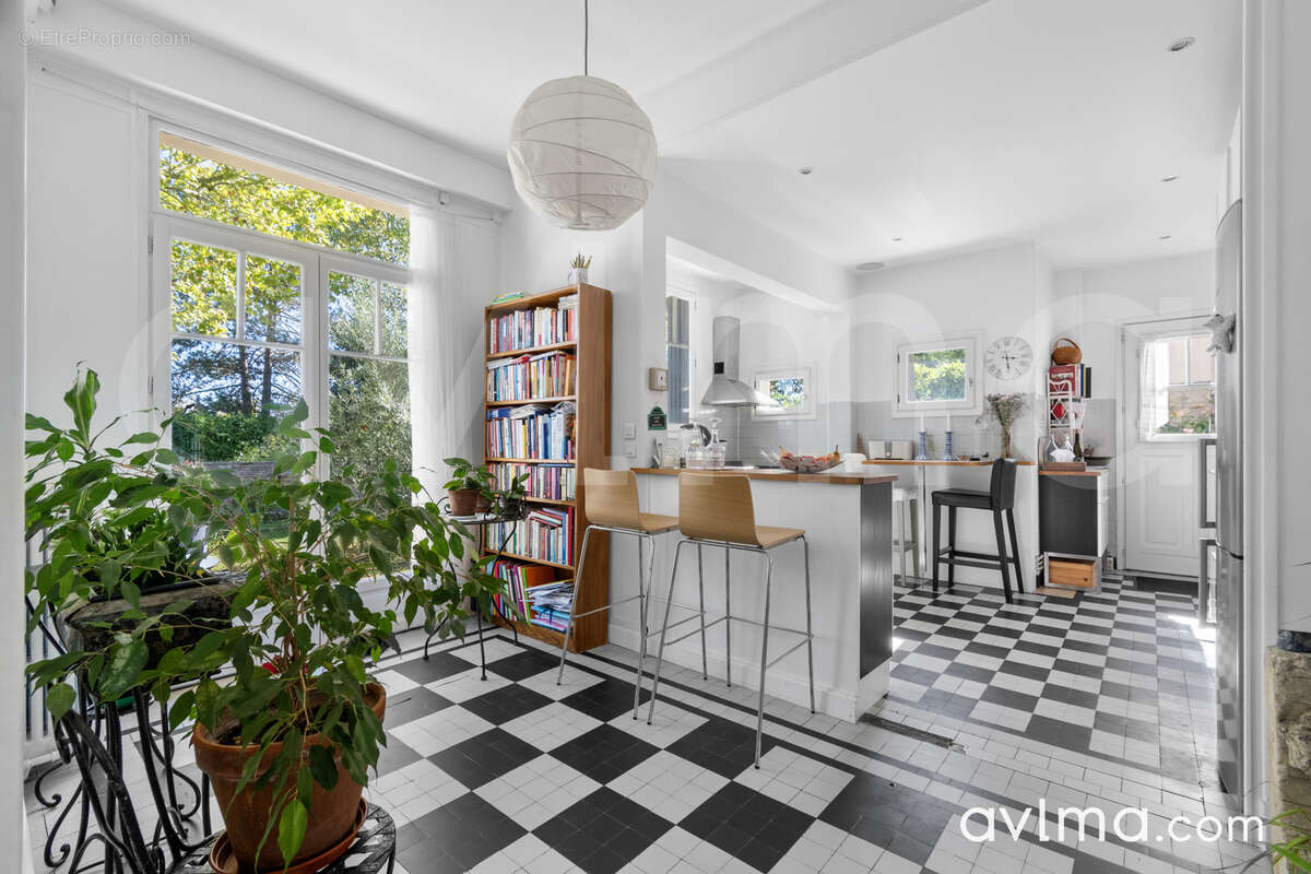 Maison à SAINT-NOM-LA-BRETECHE