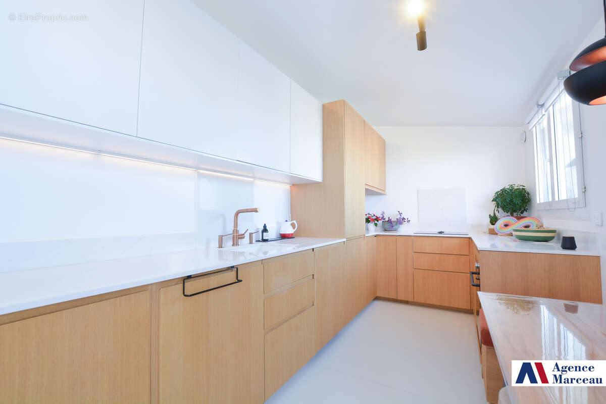 Appartement à COURBEVOIE