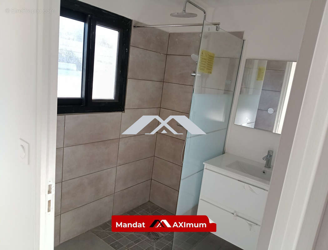 Maison 55 m² à Saint-Louis  - photo 4