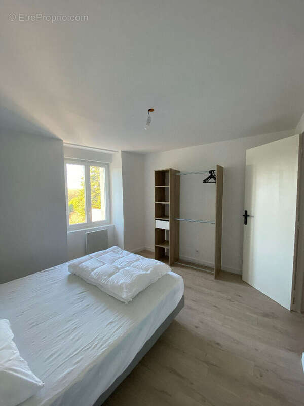 Maison à ROULLET-SAINT-ESTEPHE