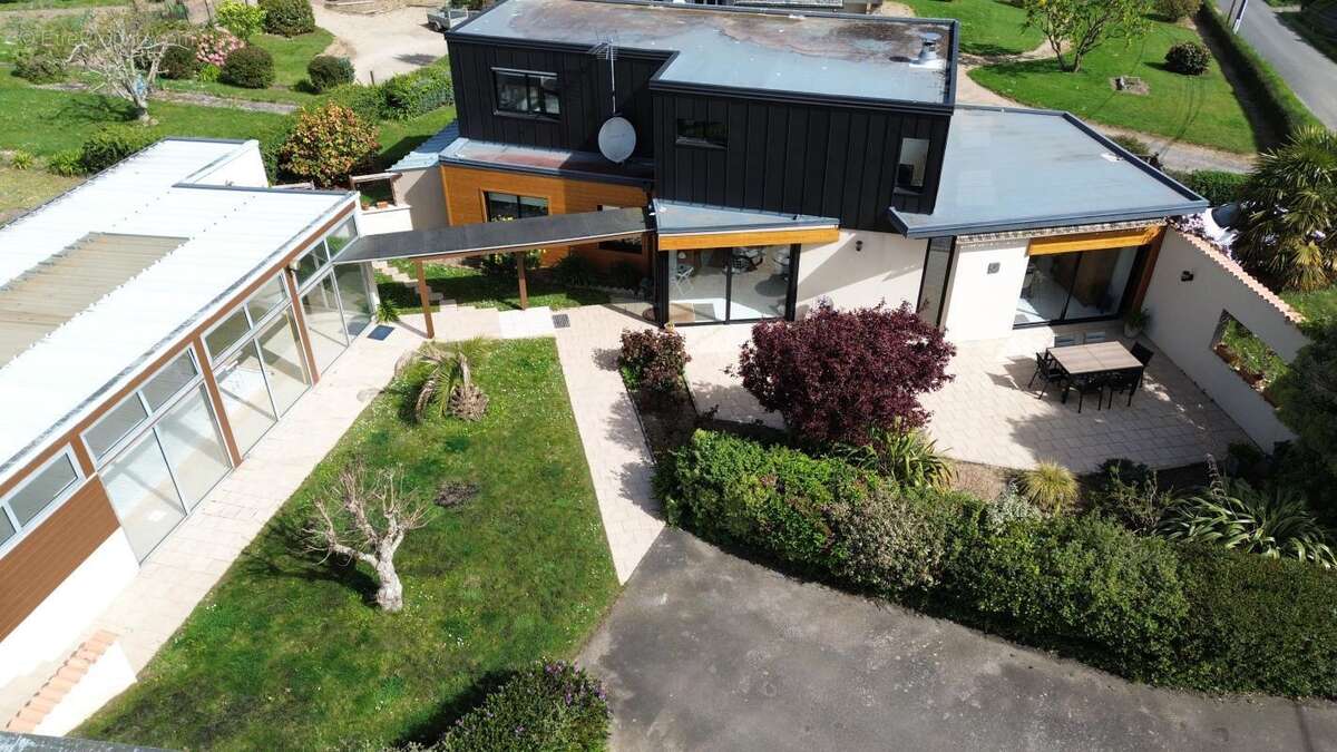Maison à LOCQUIREC