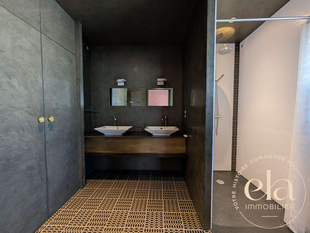Maison 179 m² à Saint-Gilles-Croix-De-Vie  - photo 9