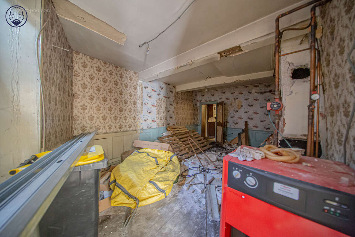 Maison de ville à rénover   Fort potentiel   Idéal investisseur ou résidence principale - photo 4