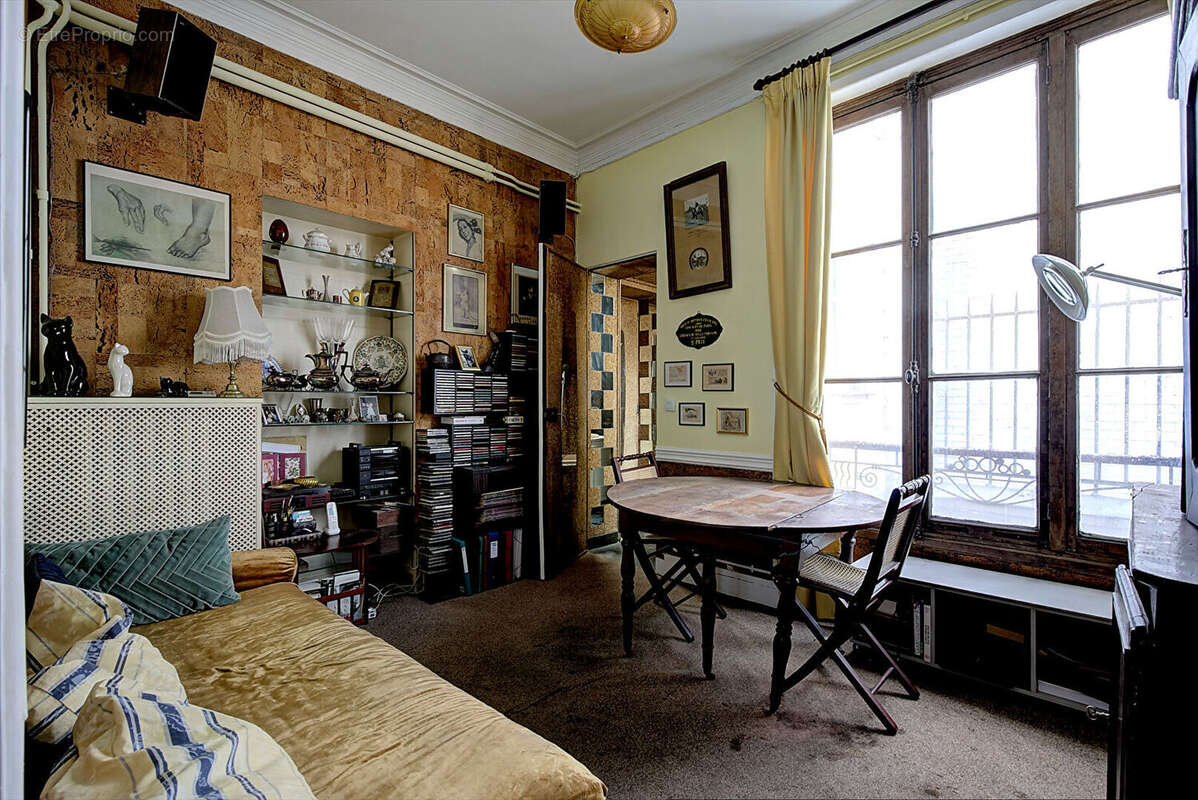 Appartement à PARIS-18E