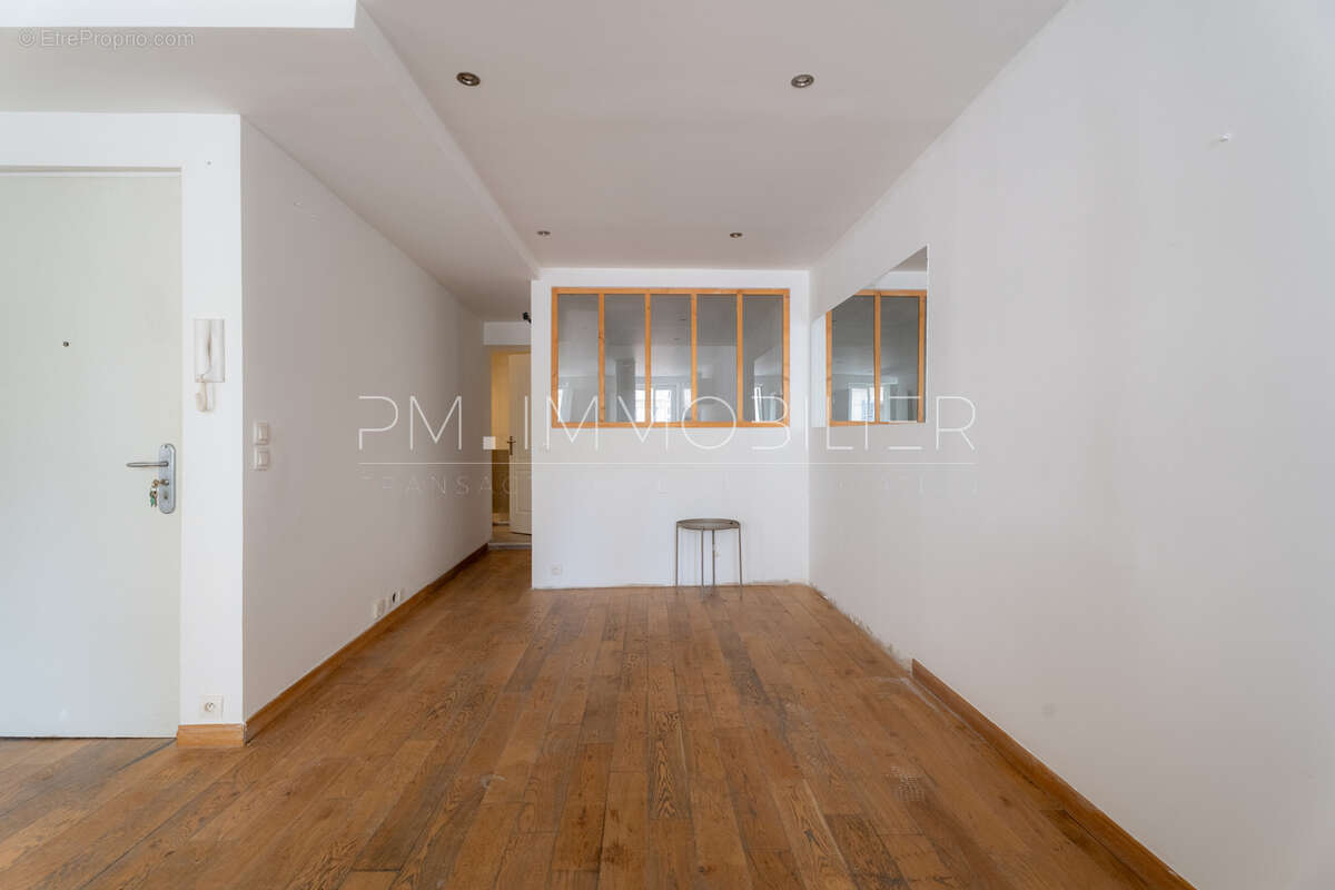 Appartement à MARSEILLE-1E