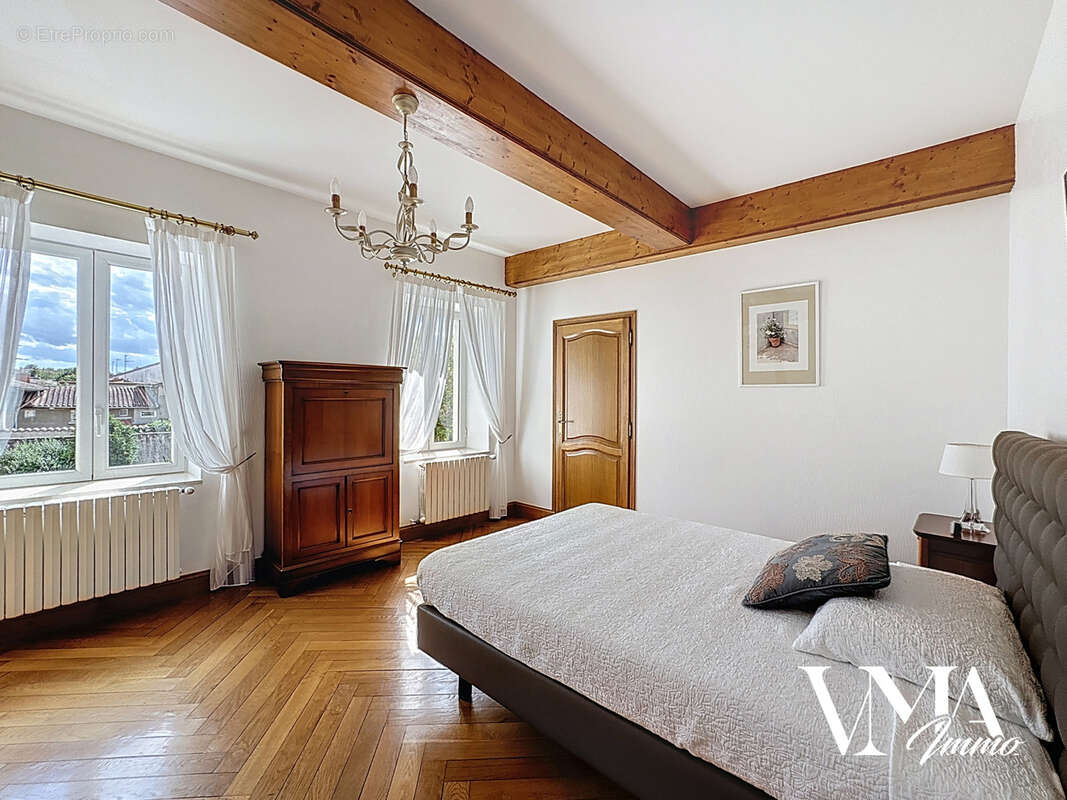 Maison à SAINT-GENIS-LAVAL