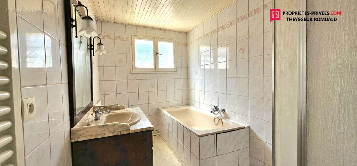 Maison à MONTACHER-VILLEGARDIN