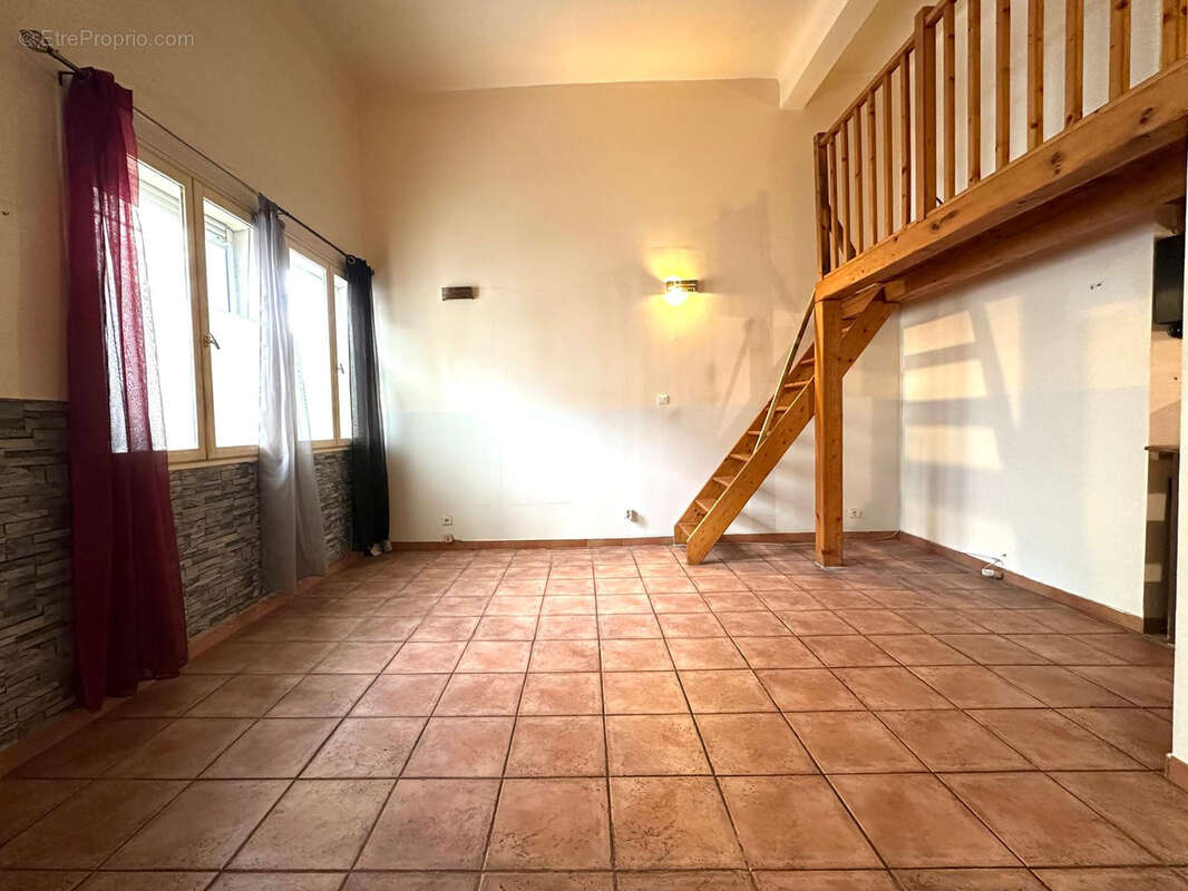 Appartement à MARSEILLE-7E