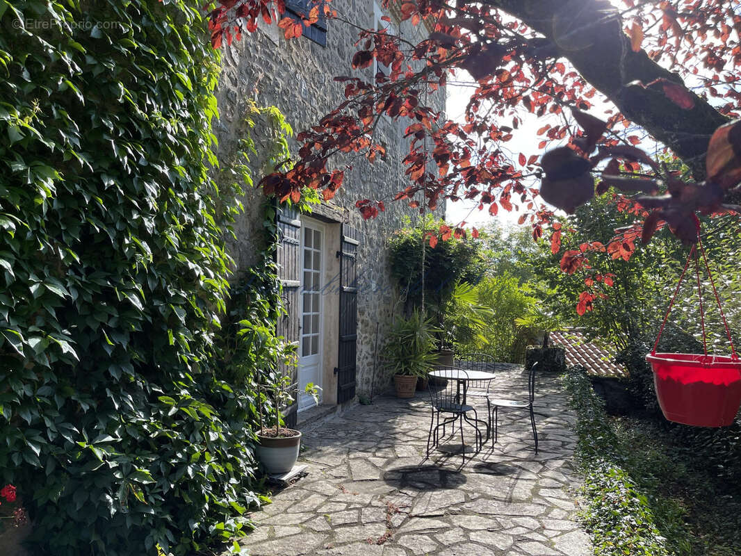 Maison à SAINT-ESTEPHE