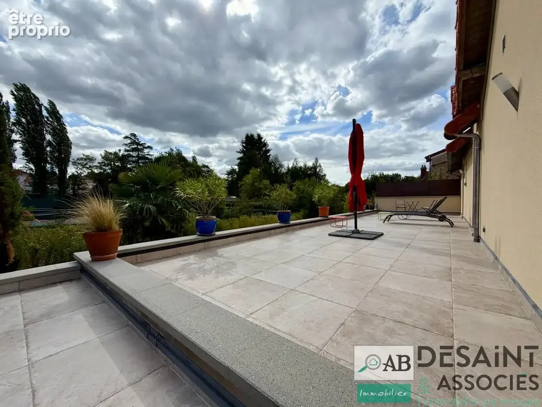 A vendre à Lagny sur Marne propriété de caractère quartier Saint Laurent. - photo 22
