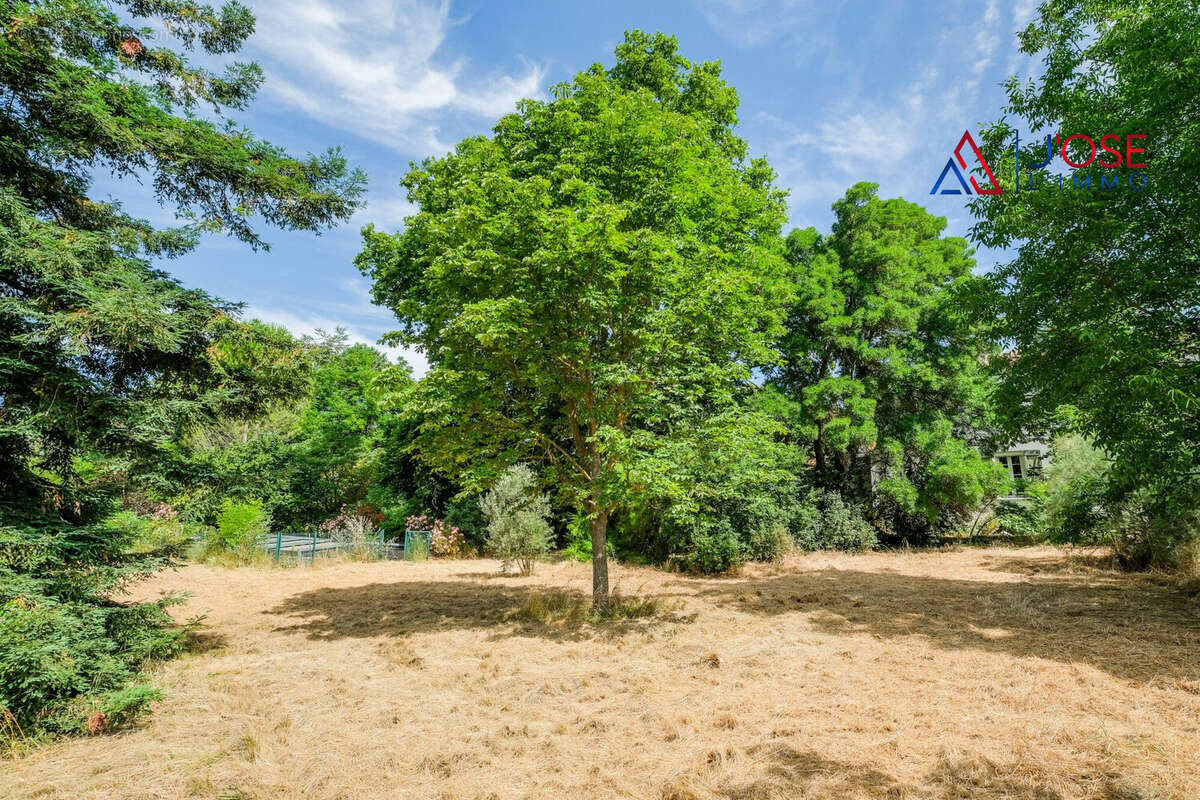 Parc arboré lumineux - Maison à CABRIES