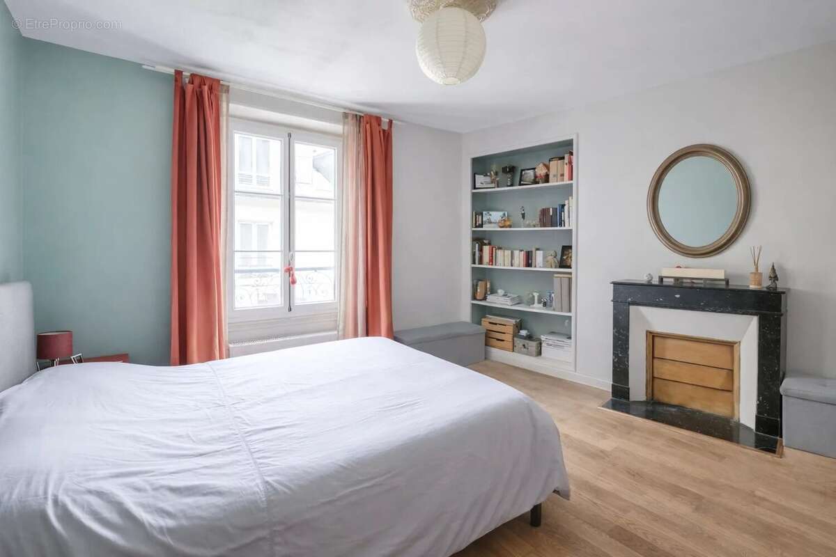 Appartement à PARIS-17E