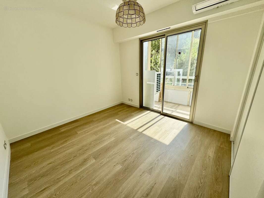Cannes vente 2 pièces proche centre-ville - photo 9